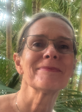 Professor Louise Ravelli