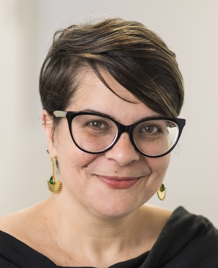 Associate Professor Deborah Barros Leal Farias