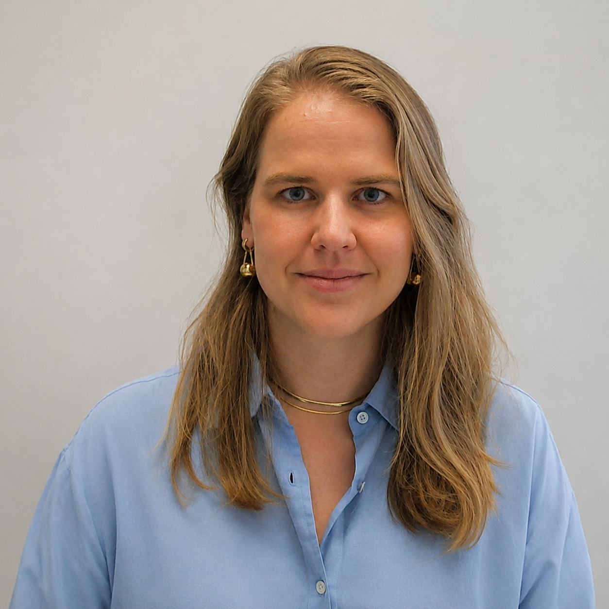 Dr Fiona Knapman
