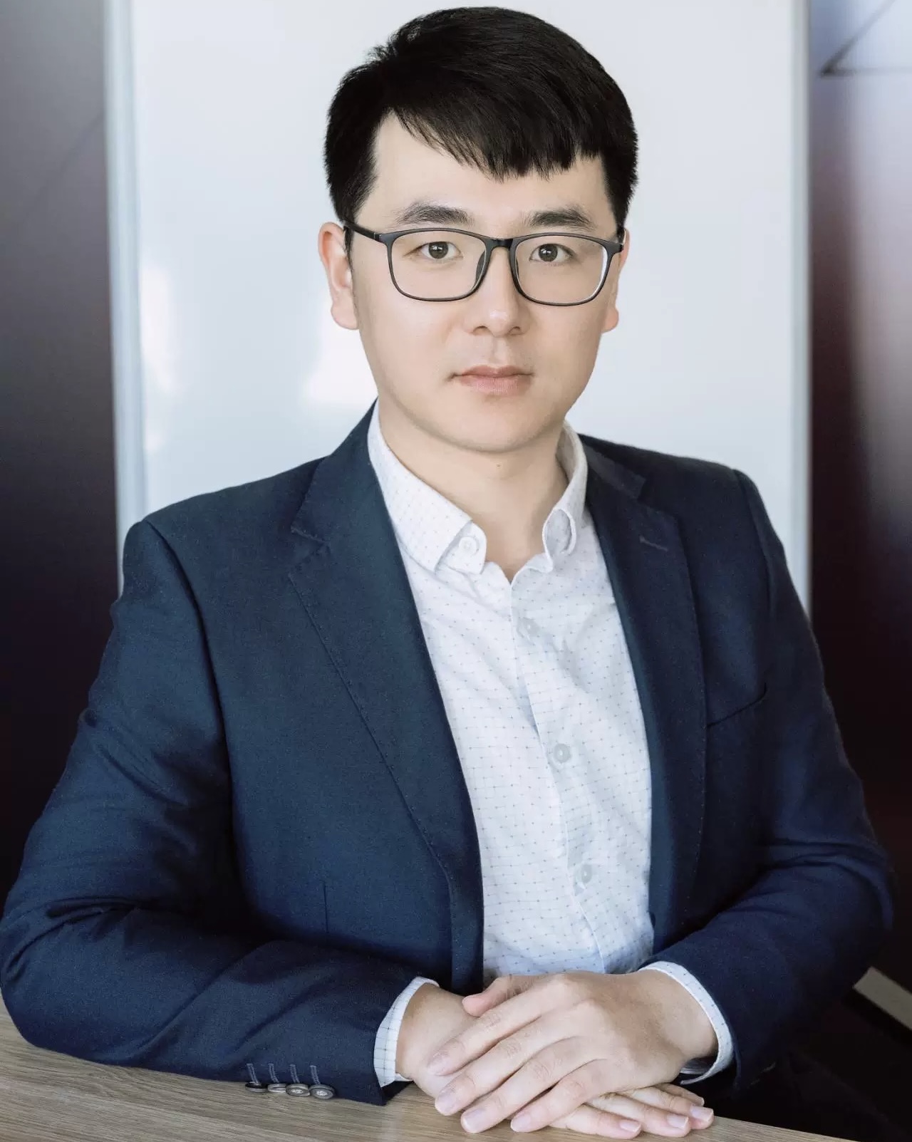 Dr Hanlin Lou