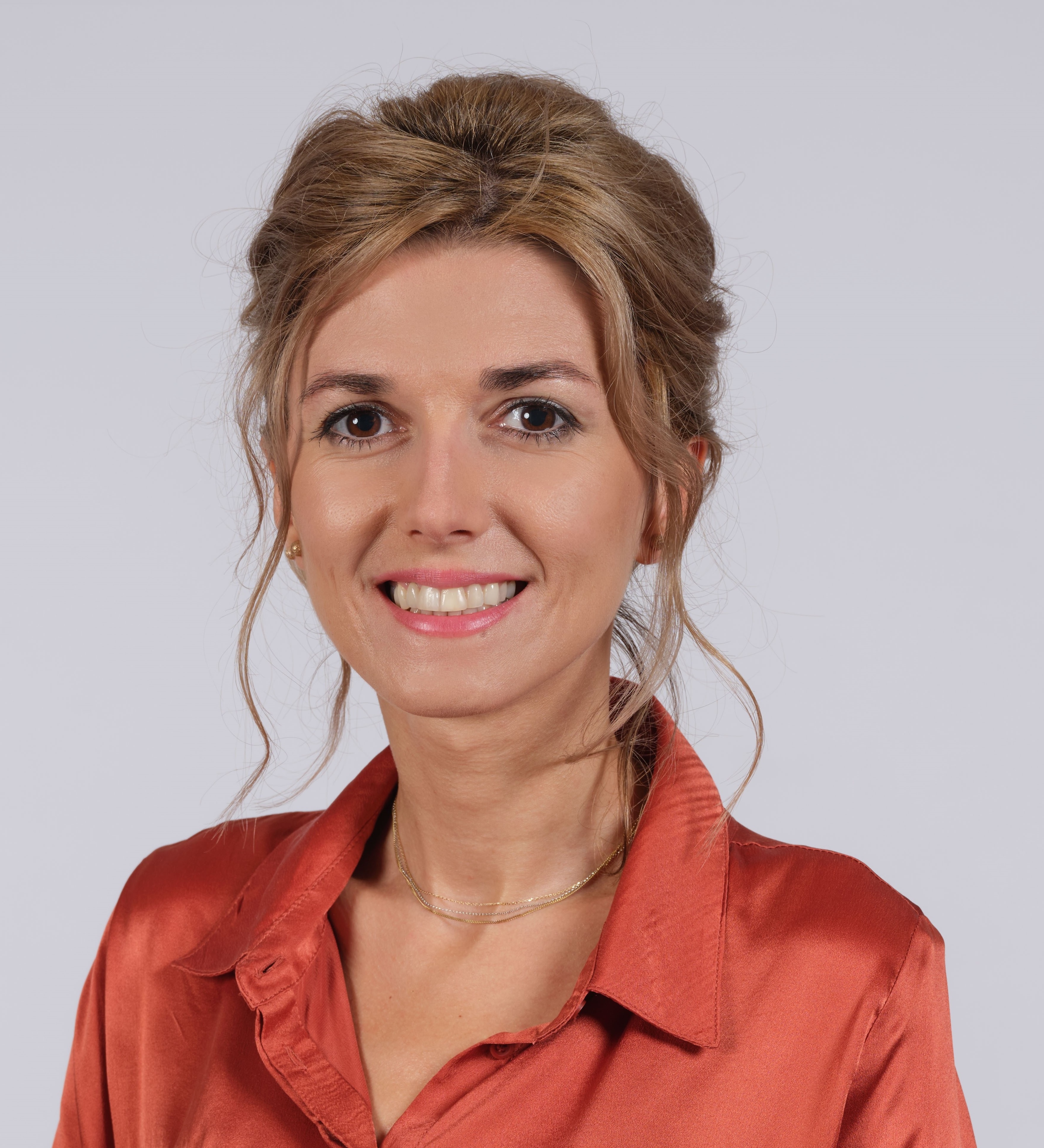 Dr Cristina Priboi