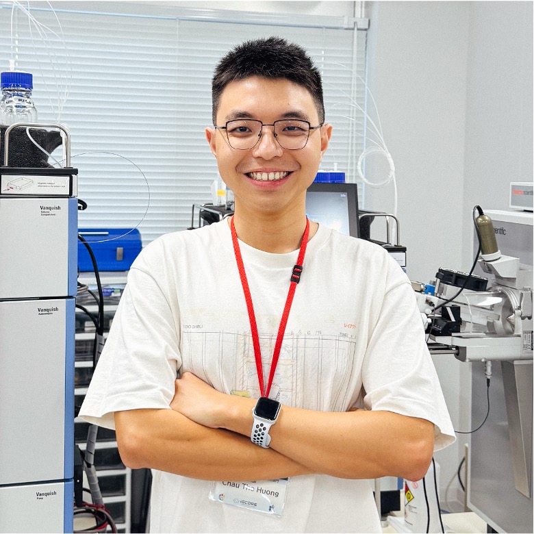 Dr The Huong Chau