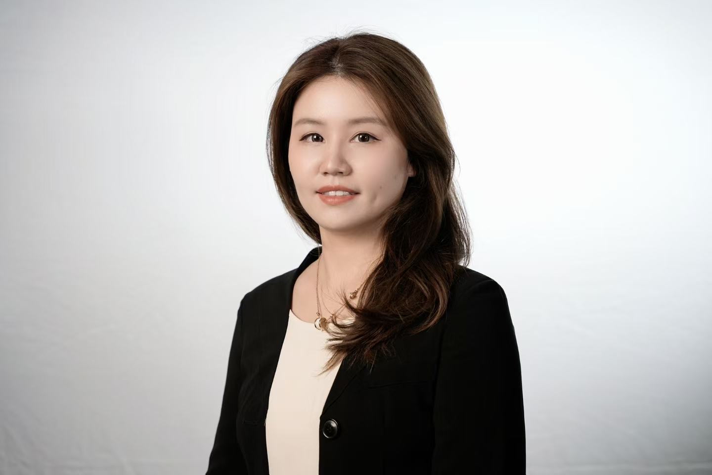 Dr Vivian Zhou
